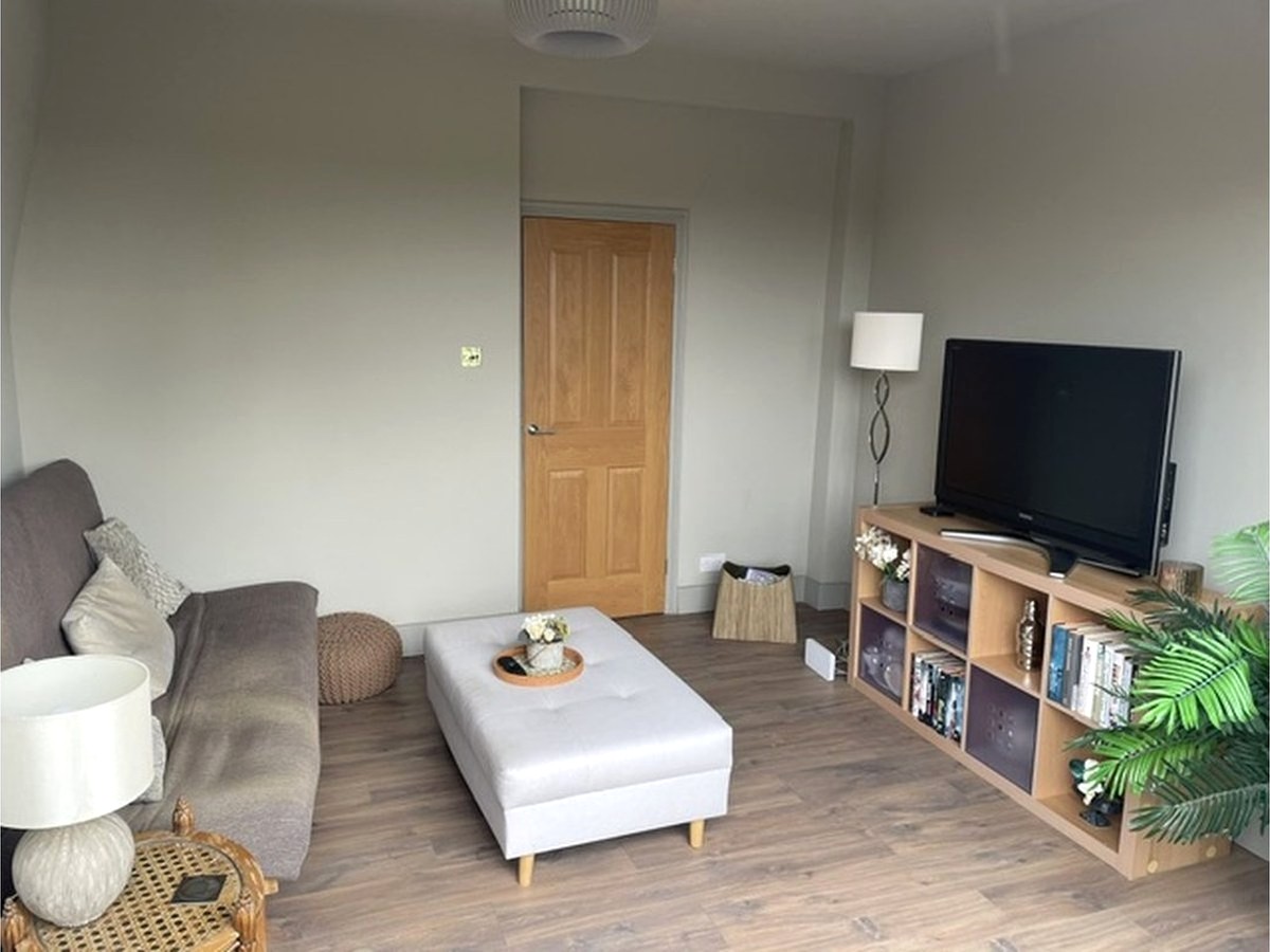 Living room before redesign